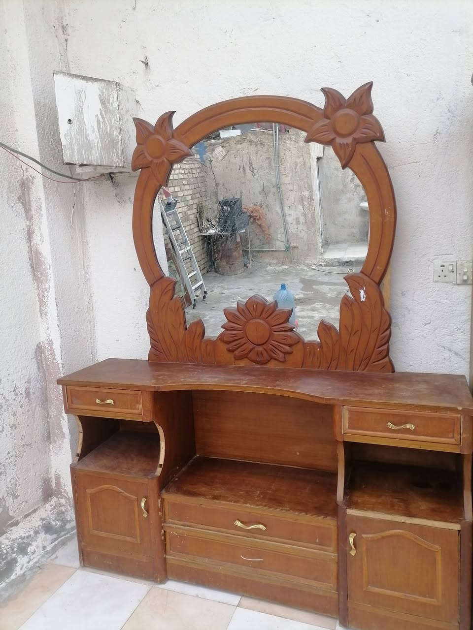 ملحقات خشب ثقيل للبيع اتصال هاتفي ***********
