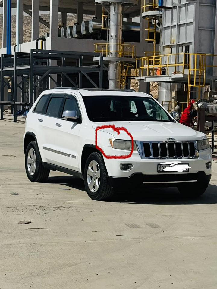 السلام عليكم جيب شيروكي للبيع موديل13 وارد امريكي مابيها ضرر فقط الموضح بالصور تعديل بارد 
محرك 6 سلندر 
تو ويل 
فول مراصفات 
كشانةجلد وتحكم 
تشغيل عن بعد 
بانوراما  
تحكمات ستيرن 
ثلاث بصمات
 بعد بيها هواي مواصفات السعر 210للأستفسار اكثر الاتصال على الرقم  ‭٠٧٨٢ ٤٩٢ ٢٠٤٩‬
