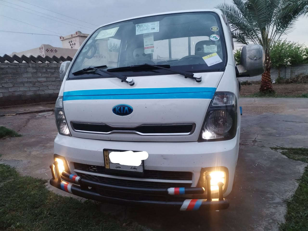 السلام عليكم 
كيه حمل 2016 رقم بغداد تحويل مباشر 
كير محرك مكفولات 2700 
مكفوله كفاله عامه من صبغ وضربه عده بارد شبر بالباب 
حداديه جديده 
تخم تاير جديد 
دوشمه جديده 
شاصي رقم شاصي كفاله 
مال جناي السعر 112 وبيه مجال للشراي *********** عنواني بغداد اليوسفيه
