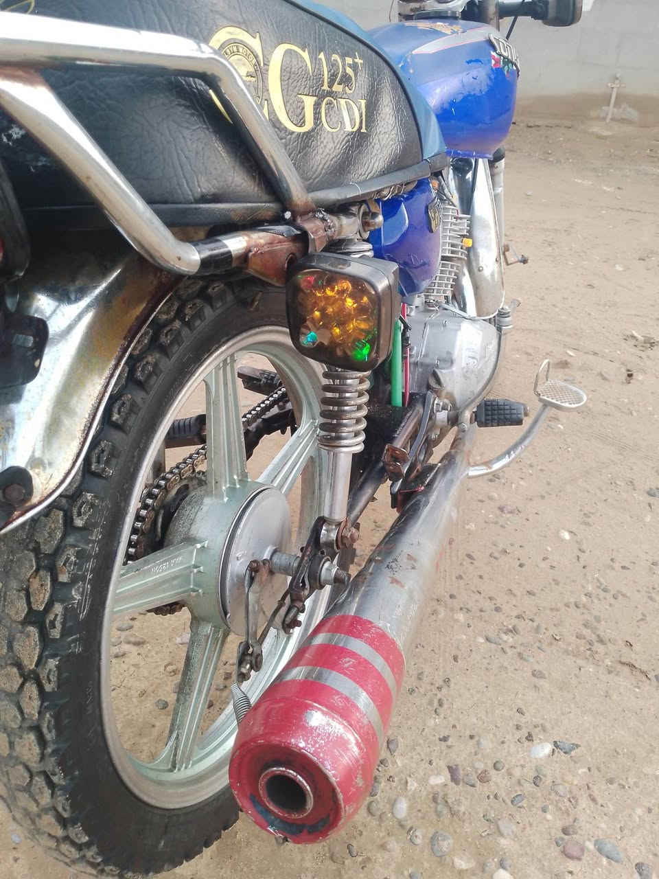 بعد التحية والسلام
ماطور سيفان 2017 محرك مفتوح معمر جديد كهرباىيات شغاله اشاير شغاله ماطور خير من الله مال جناي السعر 200 وبي مجال نشاط 🔥🔥  مو شراي اعبر المنشور 

العنوان: جنوب الموصل قاطع السبعاويين قرية الصلاحية 

الهاتف: ***********
