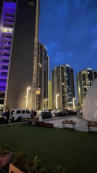 🏢 شقة للإيجار  📍مجمع البروج (صروح)  المساحة: 178 متر  طابق عالي (إطلال...