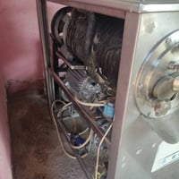 للبيع مكاين ايس كريم هـ/‭٠٧٨١ ٢٩٦ ٨١٥٨‬