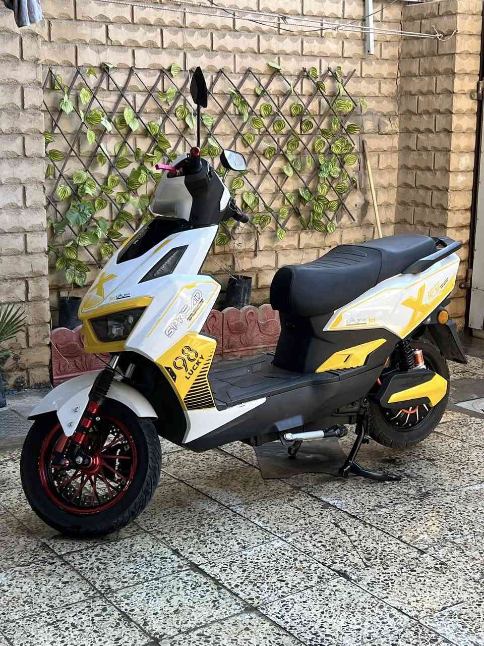 دراجه شحن للبيع موديل 25 شركه حسن وحسين 6 بطاريات مسطره دبل أربع سرع نظام البك والبارك سرعتها 90 بلوتوث دراجه استعمال قليل  سويج 2 كارت شاشه 2  السعر 775 وبي مجال *********** المشتل
