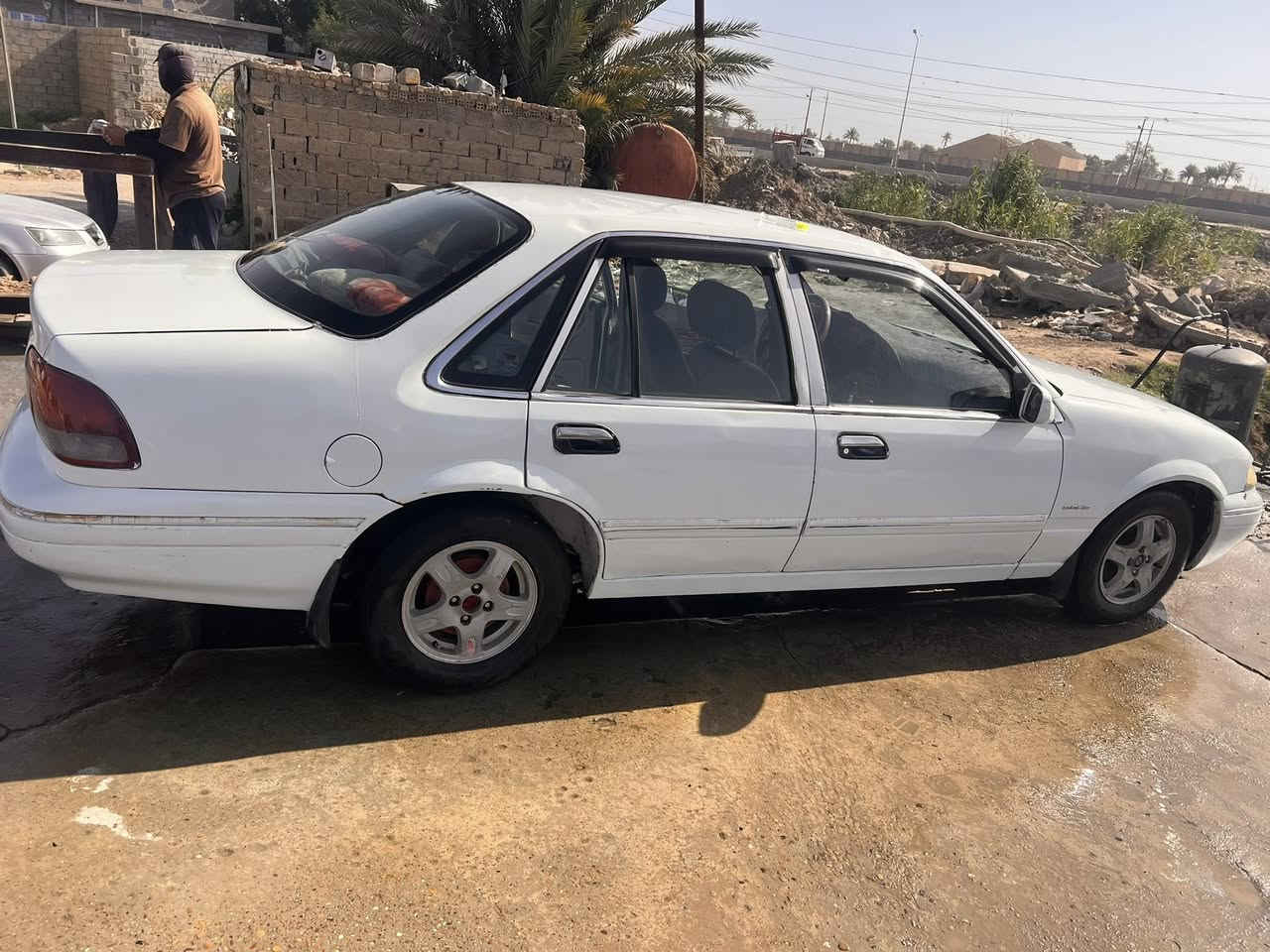 السلام عليكم.  برنس فراشه للبيع موديل 96لون ابيض رقم بغداد سنويه 2029 هزه جديده محرك وكير مكفولات صدر امامي خلفي جديد تخم تاير مشط ستيرن جديد كهربائيات شغاله السعر 30وبيها مجال للتواصل على الرقم ***********@@
