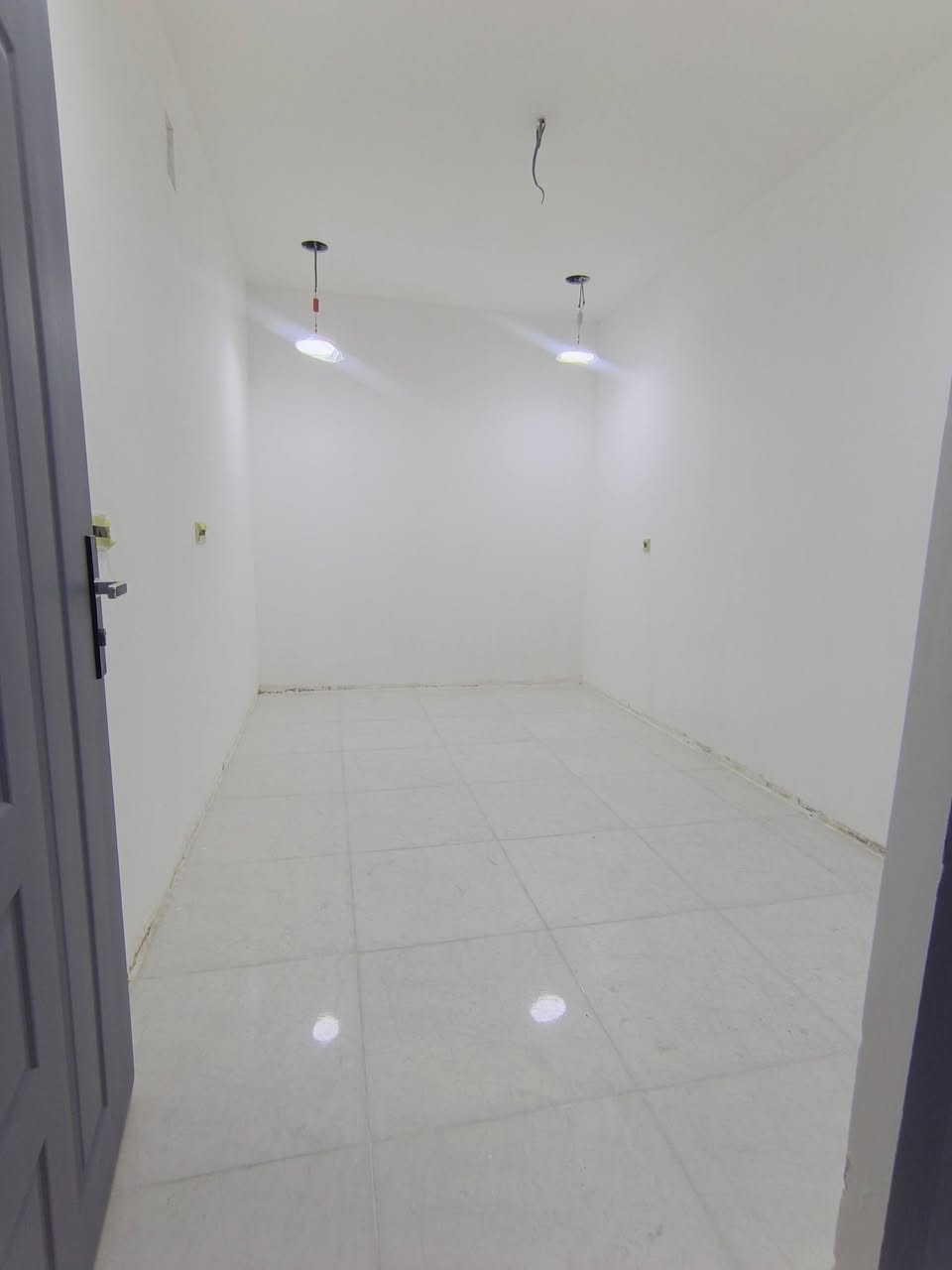بيت البيع مساحه ٦٤متر الشعب مقابيل مطعم حجي عادل 3نوم وصاله ومطبخ وخدمات لاتصال مكتب كليم الله للعقار مقابل مدرسة بلقيس تابعني على صفحه حصريا ***********
