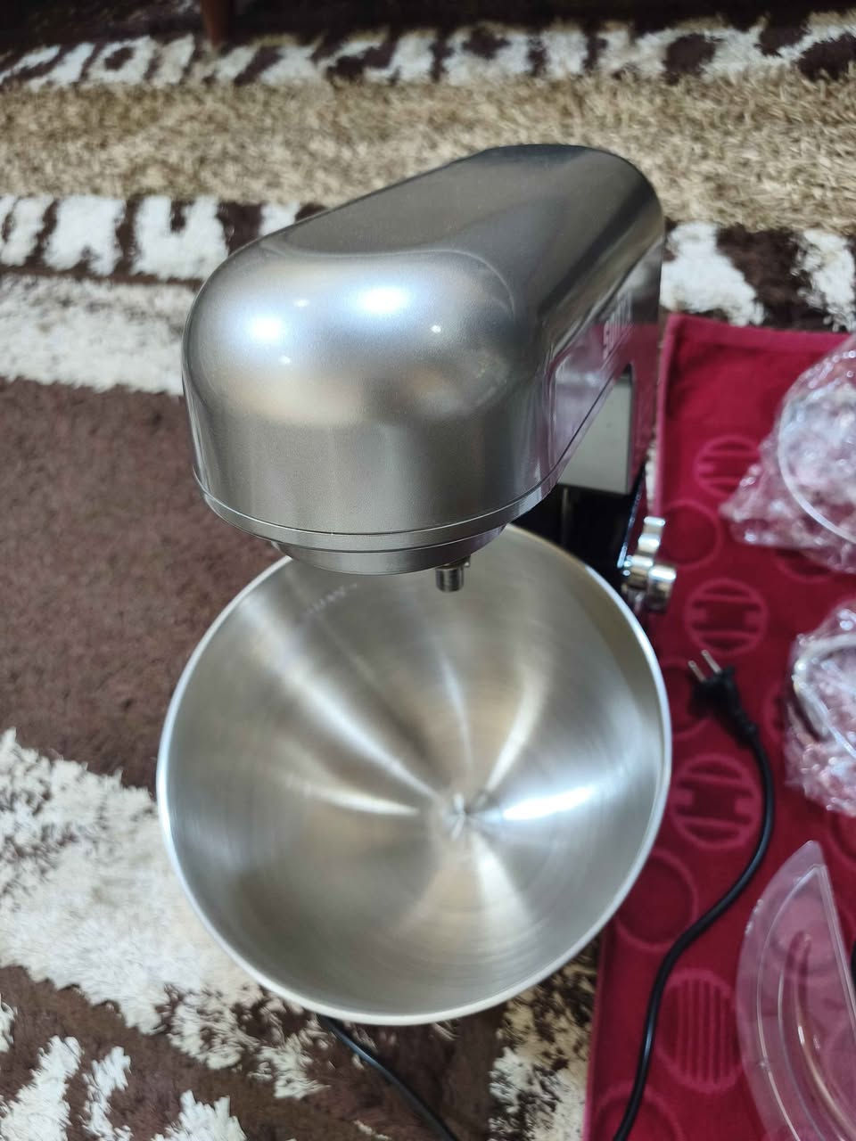 سلام عليكم للبيع عجانة كهربائية 
من شركة SONYA (سونيا) 
جديده بمعنى الكلمة مستخدمه مرتين بسسس مرتين بعدهي بالجيس وكامل الملحقات وياها وتمميز بالوعاء (الطاسة) مصنوع من الستانلس ستيل المقاوم للصدأ
 وبيه خطاف العجن (للمخبوزات).
مضرب التقليب (للكيك والحلويات).
مضرب الخفق (للكريمة والبيض). ناصرية, ذي قار


**إذا كنت صاحب هذا الإعلان وتريد حذفه لأي سبب، رجاءا أرسل رسالة إلى الدعم الفني**