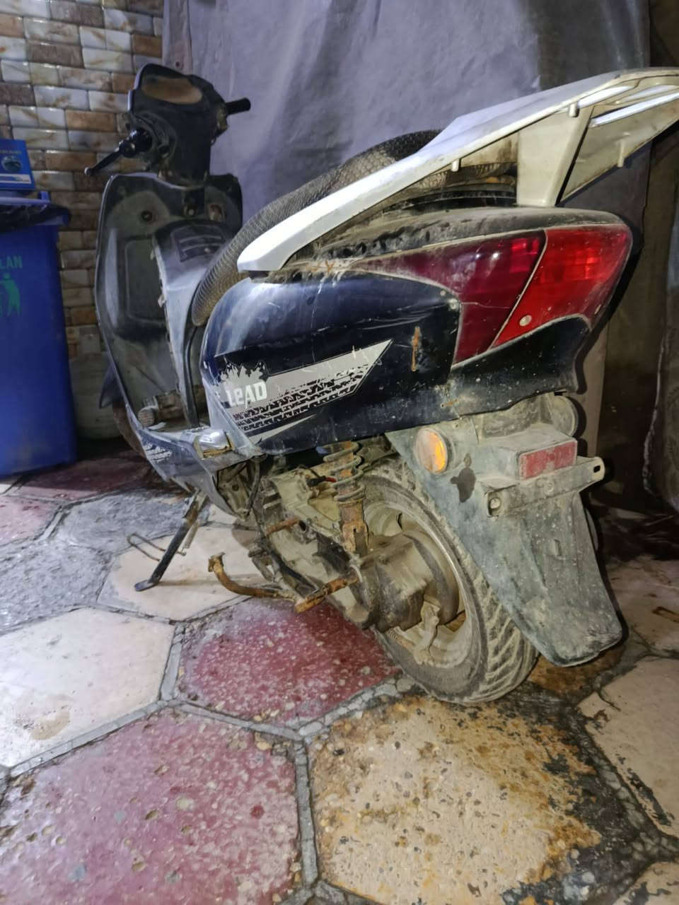 دراجة سبيسي عاطله والله ما اعرف شنو عطلها غراضها كامله 75000 الف كوم حديد
*********** واتساب
