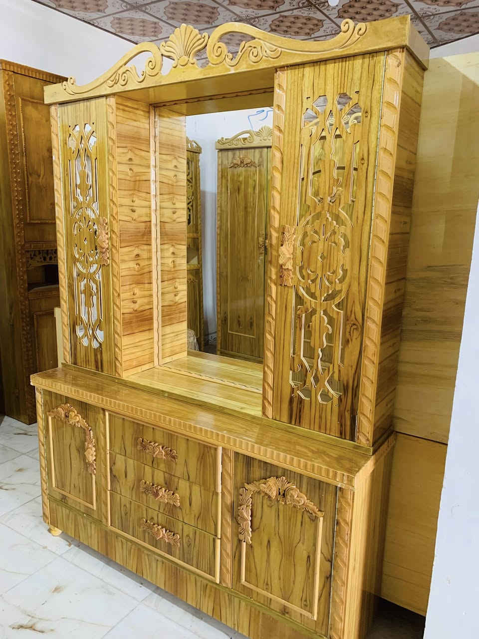 #معرض آثاث الشبالي
العنوان /مدخل قرية الشبالي / الشارع العام
محلات ابو عذراء الشبالي 
للاستفسار اتصل ع الرقم ***********
#نعمل بنظام التقسيط المريح
مسواك جديد تعال وتدلل
