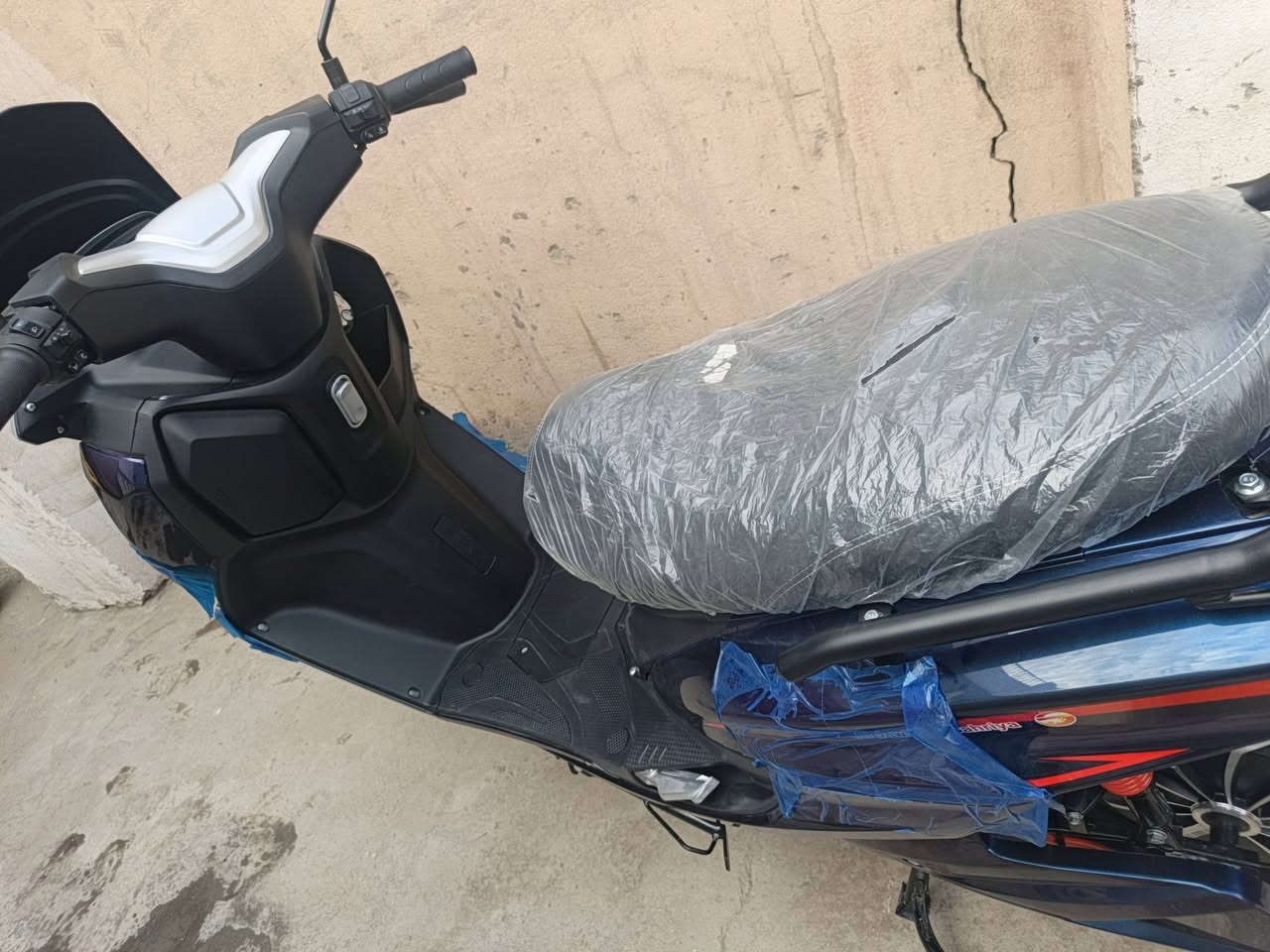 سلام عليكم
عندي دراجة شحن 
اريد ابيعها مستعجل عليها 
دراجة كهربائي تيماكس حديث
بطارية 6..؟ و40امبير..؟ 72 فولت
ملف 3000
مسافة 70كيلو 
سرعة 100
قبل يوم اشتريتها 
السعر خاص ....


**إذا كنت صاحب هذا الإعلان وتريد حذفه لأي سبب، رجاءا أرسل رسالة إلى الدعم الفني**