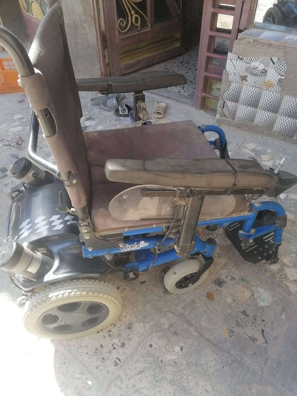 عربانه شحن  دبل باتري السعر ٢٠٠الف  موبايل ***********
