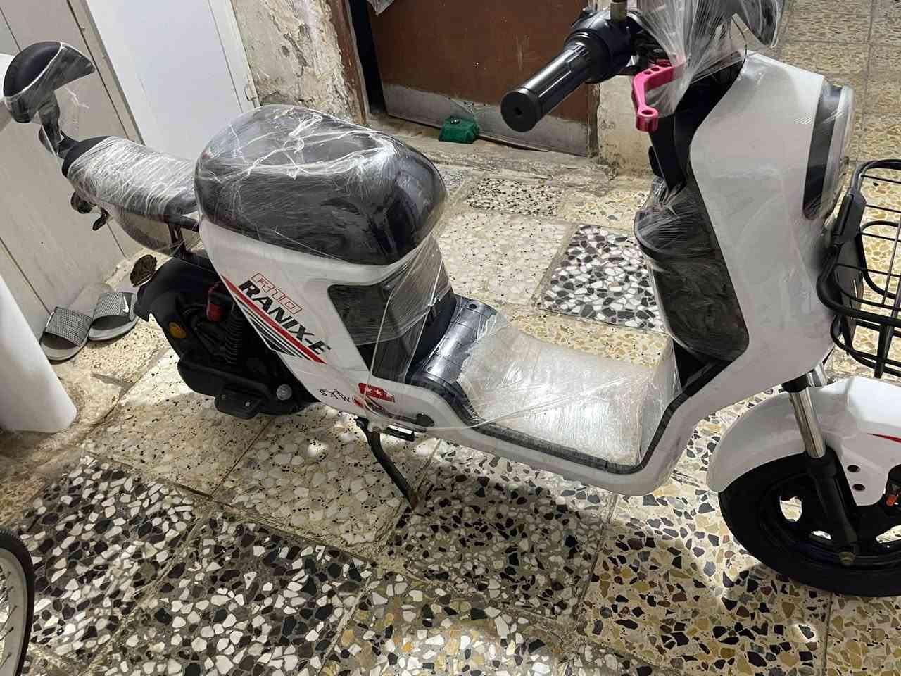 دراجه شحن البيع  350 قفل كلها شغاله  كهربائيات شغاله   نضيفه انضف من صوره


**إذا كنت صاحب هذا الإعلان وتريد حذفه لأي سبب، رجاءا أرسل رسالة إلى الدعم الفني**