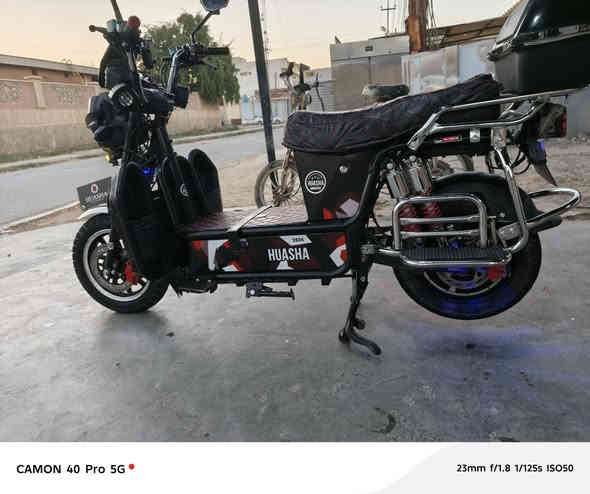 السلام عليكم
للبيع هيوشه موديل ٢٤ 
٦بطاريات 
بطاريات كله تقره ١٠ بس بيها ثنين شويه بيها نفخه السعر ب ٥٢٥ وبي مجال بسيط
***********
