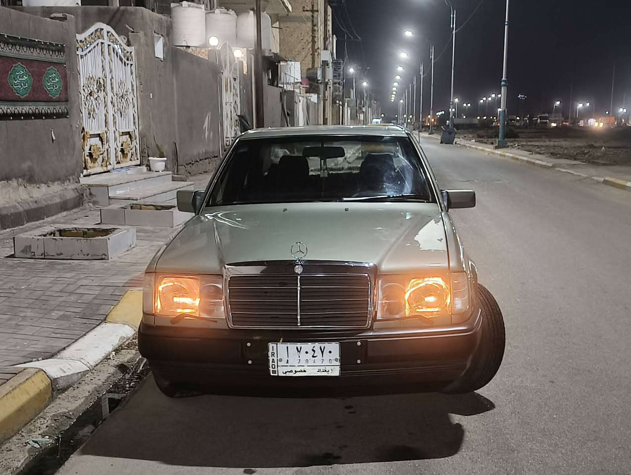 مرسيدس دب للبيع 

المواصفات 
فتحه شغاله كامله جام كهرباء ما عدا الوره تحكم مري حانبي 
مكينه كير بلاد مكفولات كفاله عامه 
تخم بلكات جديد 
فيتبم جديد 
لايتات جدد 
السياره نضيفه على البلاد و نصبته تخبل 
بس بيه جراد بسيط ب اماكن معينه 
السعر 70 و بيه مجال مكاني سماوه شراي راسلني خاص و بيك خير و تدلل


**إذا كنت صاحب هذا الإعلان وتريد حذفه لأي سبب، رجاءا أرسل رسالة إلى الدعم الفني**