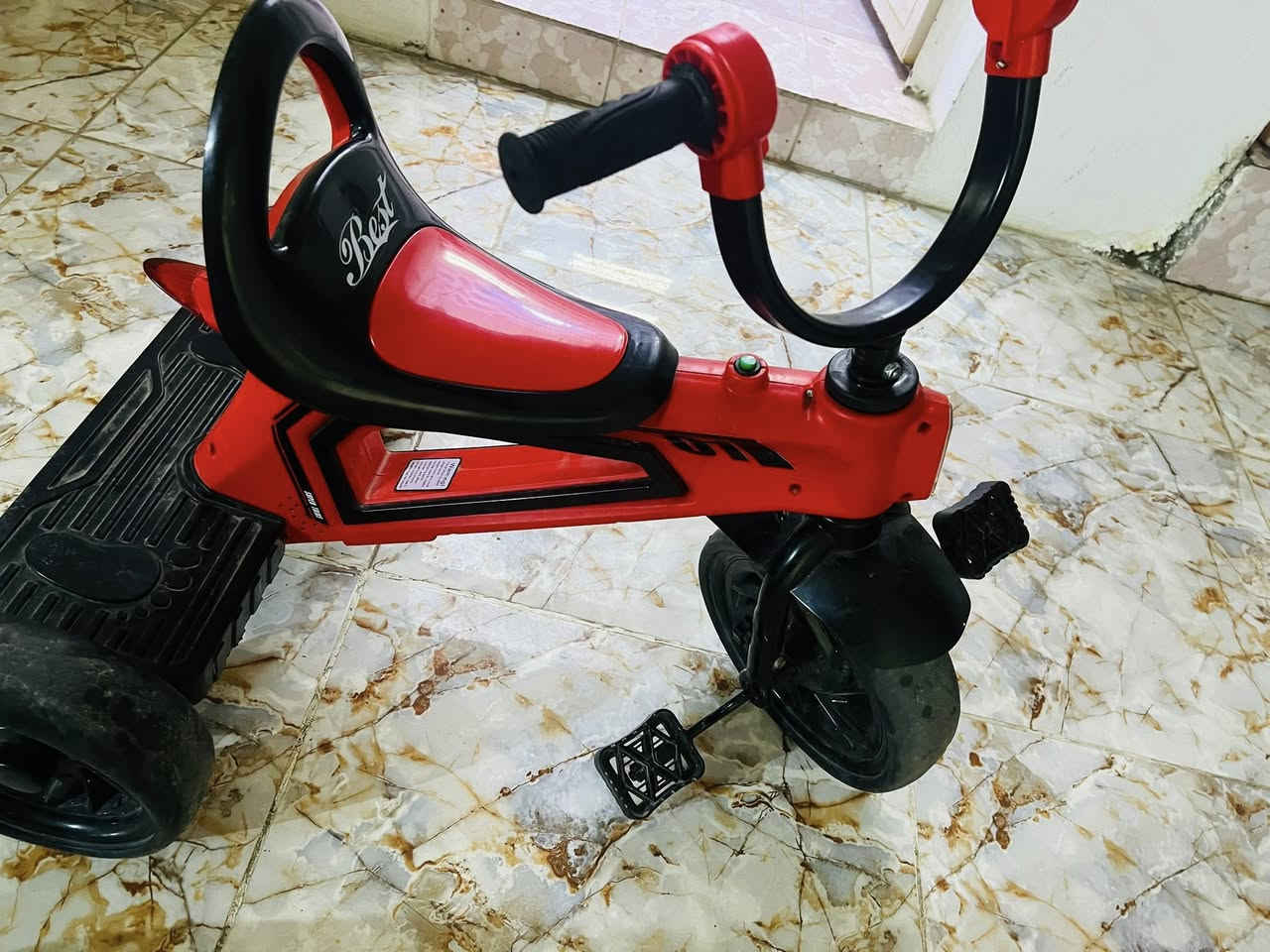 عارضتهم للبيع بنات والله نظيفات 
بس بايسكل حديد حديده مالته ضايعه 🥹مال بريك


**إذا كنت صاحب هذا الإعلان وتريد حذفه لأي سبب، رجاءا أرسل رسالة إلى الدعم الفني**