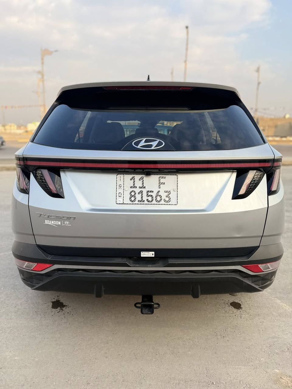 السلام عليكم
للبيع 
هيونداي توكسان 2024 لون سلفر رقم بغداد
المواصفات 
بصمة 
داخل جلد ابيض 
فتحة
سايد بريك دكمه
وباقي المواصفات معروفة
صبغ بنيد فقط
صور الحادث موضحه في المنشور 
السعر 210 وبيها مجال 
للاستفسار ***********
