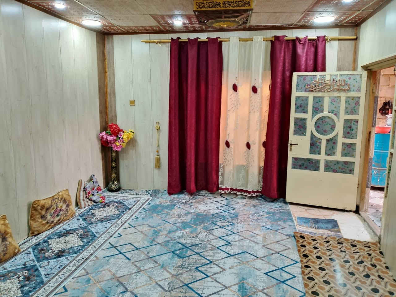 السلام عليكم 
دار للبيع مساحه 100متر طابو زراعي سند 25 قريب على الامام الحمزه يبعد عن الامام 300متر الموقع فرع عدي السعدي ابو الشتايكر الشوراع تبليط مع مجاري داخليه و خارجيه البيت مكون من طابقين الطابق الارضي صاله +استقبال+ غرفه + مطبخ +حمام داخلي الطابق الثاني بي غرفه ومخزن للغراض السعر 45 وبي مجال أن شاء الله .
للاستفسار على هذا الرقم ***********
