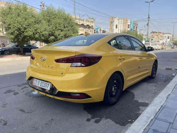 السلام عليكم الانتره ٢٠٢٠ وارد امريكي سياره بدون حادث دعاميه فقط بدون تبديل مكفوله كفاله عامة كير ايتي ماشيه ٩٠ سياره بيهة تحويره ١٤ تاخذ كامل سيبايه هورنات تايرات القديمه موجودات هنه ولويالة السعر ١٦٠ مكان بغداد الزعفرانية ***********
