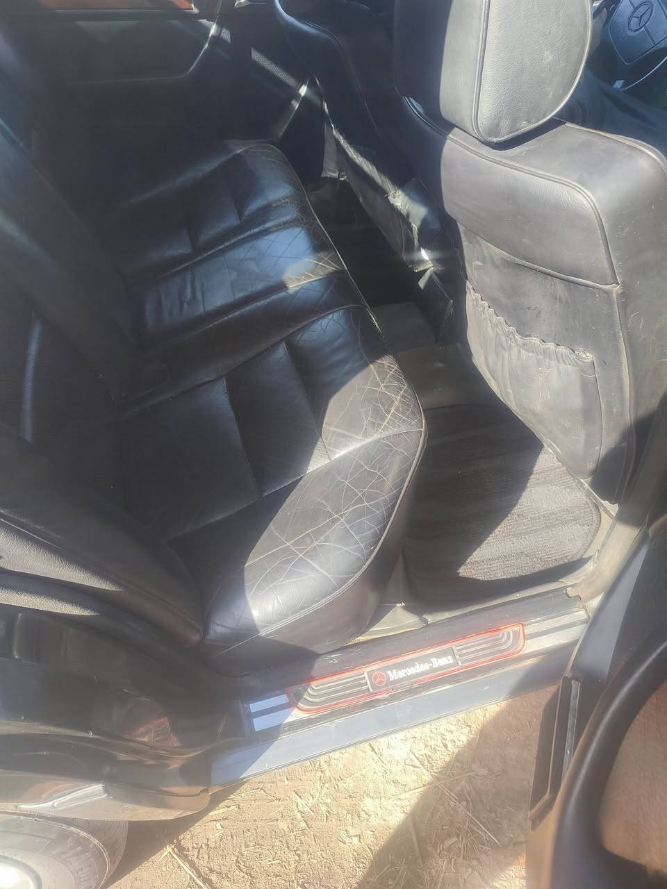 مارسدس دب موديل 91بسمي رقم 📱 نكليزي محرك 6بلادي صدر امامي. خلفي جديد تبريد شغال سياره حلوه سعر 65بيه مجال *********** غير متواجد بلفيس
