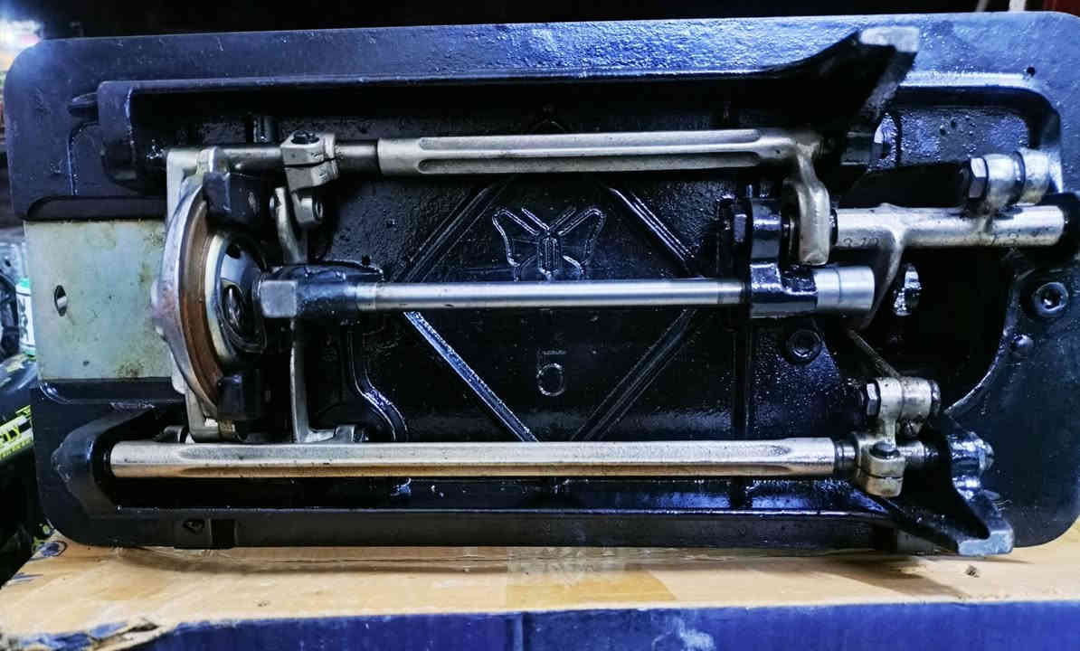 مكينه فراشه اصلي مال ثمانينات اسواق مركزية اصلي صوت ناعم كلش تخيط كل انواع أقمشه
***********🦋 🦋***********
