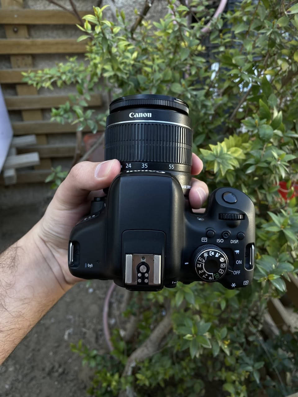 للبيع كامرا كانون 750D الحديثة شاشة لمس قلاب + wifi نضافه فولل.       
ملحقات 
عدسه 18-55 استبلايزر مانع اهتزاز
شاحنة 
بطاريه
جنطة
لاصق شاشه حمايه
كفر حمايه   
السعر 490 الف وبي مجال للطيبين 
مكان بغداد البنوك 
لايوجد توصيل


**إذا كنت صاحب هذا الإعلان وتريد حذفه لأي سبب، رجاءا أرسل رسالة إلى الدعم الفني**