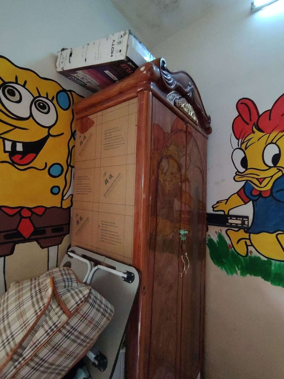 دولاب خشب تكركي السعر 30 الف وبي مجال العنوان حي الأنتصار 0770521468
***********
