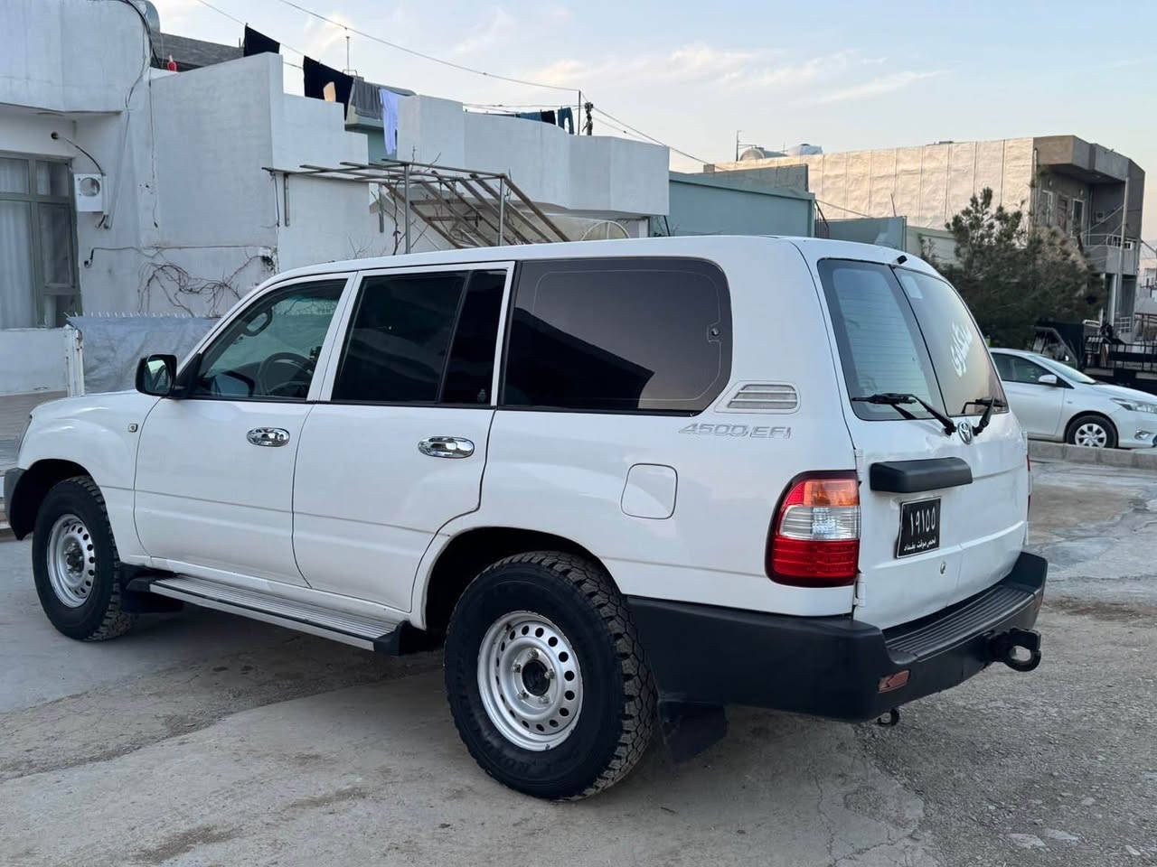 مۆنیکا ٢٠٠٤ بۆ فرۆشتن  گۆرینەوە ناکەم
سەیارەکە ساخە ساخ
موس و براوەی بەشەرت
گێر و مەکینەو ئەگسل ی بەشەرت زۆر خاوێنە
کەفیلی ماڵی مەدەنی ئەکەم 
سەیارەکە تا بڵێت تازە و جوان ماوەتەوە 
مەشتەریت تێل بکە لە خزمەەدام
***********
*********** السليمانية, العراق
