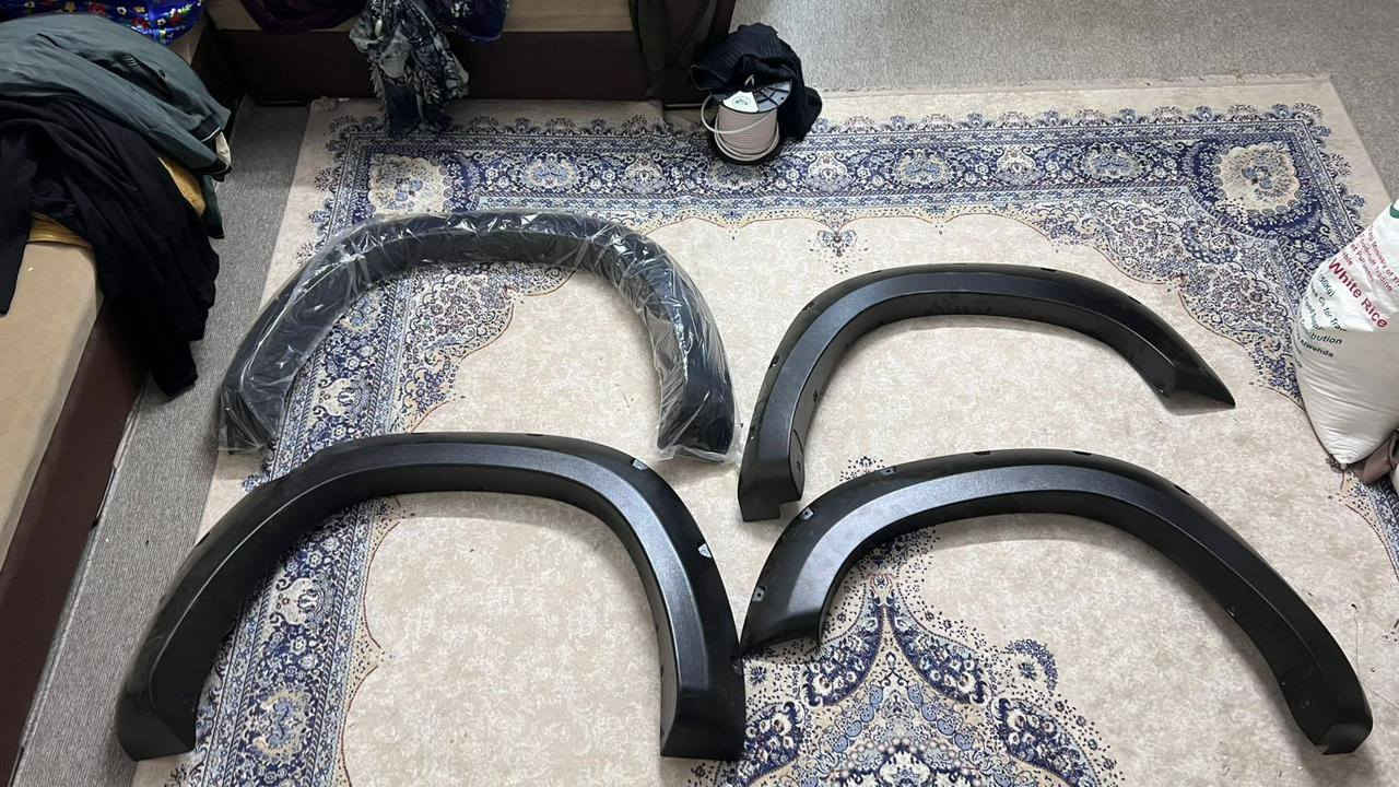 فێندەر فلێر  بۆ Ram مۆدێل 2019 تا 2025 بؤ فرؤشتن  
بەگلایت لید بۆ جۆرەکانی رامی شکل نوێ و TRX دەبێت
بە کار نەهاتووە نوێیە لە صین داوام کردوە 
بە غەڵەت بۆ سەیارەکەم نەبوە 

سعر: لە کۆمێنت داوای بکە ڕاستەوخۆ بۆت دێت 📩 

ژمارەی خاوەنەکەی 
***********
