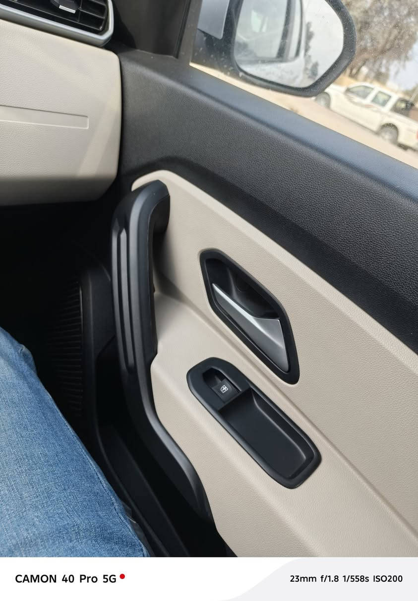 رينو داستر ٢٠٢٥ زيرو استلام شركة بتاريخ ٢٠٢٦/٣/١٢ ، اللون أبيض ، حرة غير محجوزة ، بدون لوحات ، المكان ديوانية ، السعر 160$ مع دفع نصف مبلغ الترقيم ،  التواصل على ***********
Duster (Renault)
داستر من شركة رينو الفرنسية 
ضمان گير ومكينة 3 سنوات 
مواصفات السيارة 👇 
محرك نيسان 1.6L 16V 115HP
الگير من شركة نيسان اليابانية AT6SPEED 
مصابيح ضباب 
مري كهرباء 
مانع انزلاق ABS 
مثبت سرعة 
بصمة تشغيل 
كامرة وحساسات خلفية 
شاشة لمس حجم 7 انج
