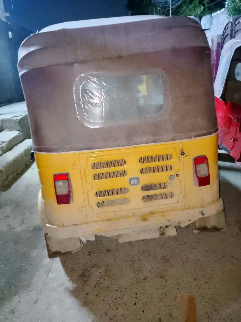 سلام عليكم تكتك البيع 18رقم وسنويه نكليزي الوحته موجوده تكتك عوزه زنجيل فقط وجاملغ ***********مكاني نهروان تحويل مباشر
