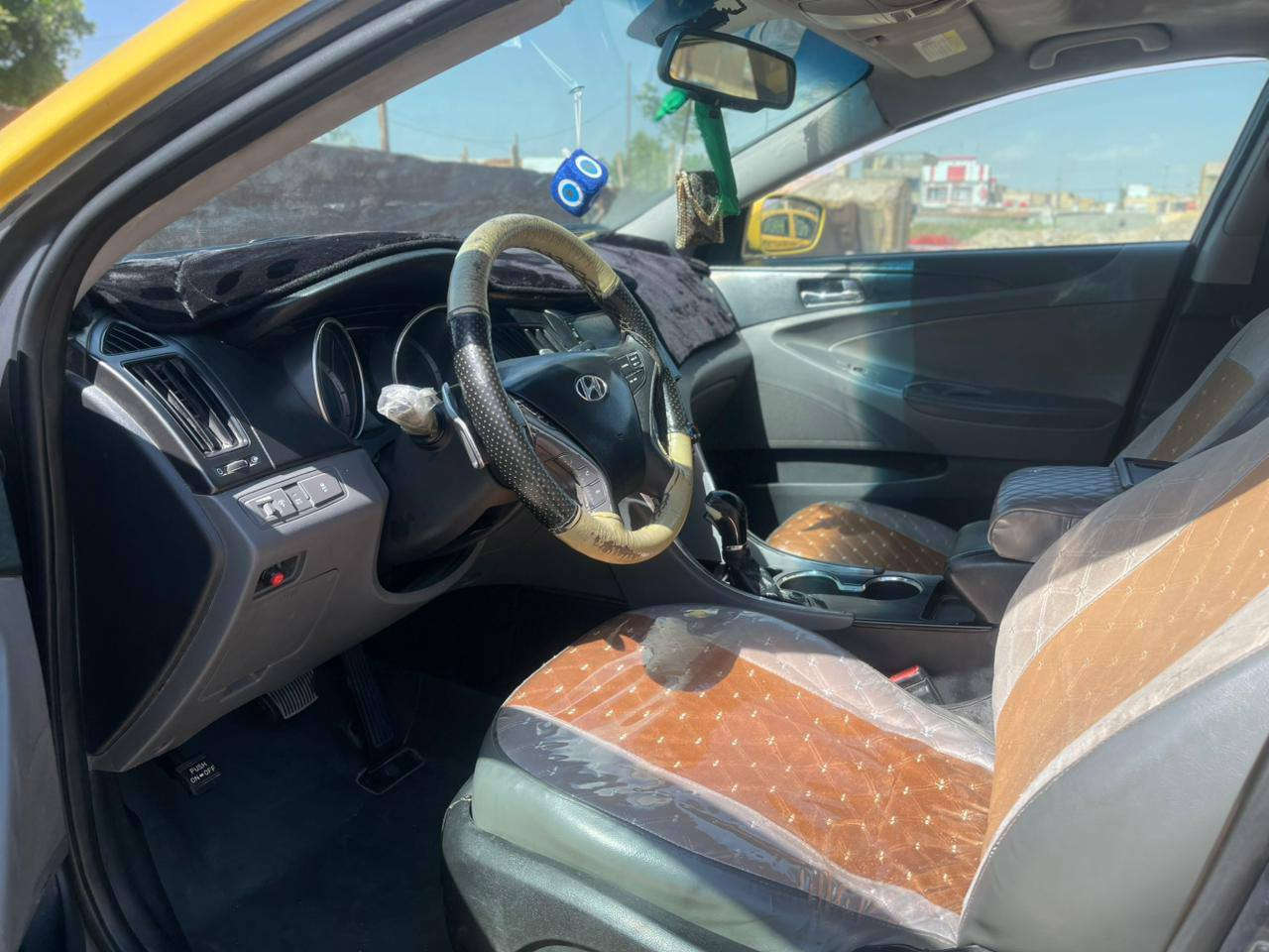 🚗 هيونداي سوناتا 2012 للبيع
المواصفات:

محرك 2400  (GDl

مكينة + كير + تبريد + تدفئة 

السيارة بحالة جيده

تبديل جاملق وبنيد فقط كذلك طخه بسيطه في جاملق الخلفي كما موضح في الصوره 

بدون ضرب داخل (ضربة خفيفه جدأ 

📍 العنوان: سوق الشيوخ / ذي قار

📞 للاستفسار: (***********) السعر ٨٠  بيه مجال مو ابسمي رعيها موجود يريد تحويل بسرع وقت
