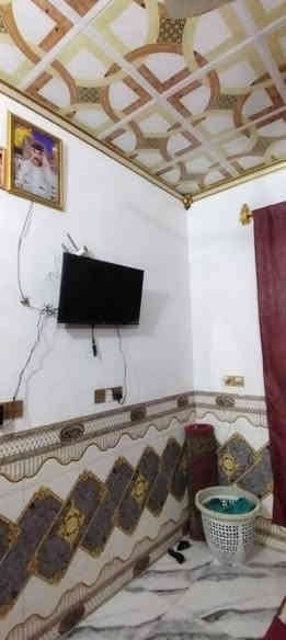 اللهم صل على محمد وال بيت للبيع اللهم صل على محمد وال محمد  بيت للبيع مساحه (110) البيت طابقين يتكون من ثلاث اغرف. واستقبال. وصالتين وحمامات داخلي وخارجي البناء درجه أولى ال طابقين  طابوك الصب كونكريت مسلح كهرباء بوري ارتفاع عن الشارع متر وتلاثين نوع العقار طابو زراعي سند 25 تحويل باسم المشتري شرط الاستفسار على الرقم ***********
