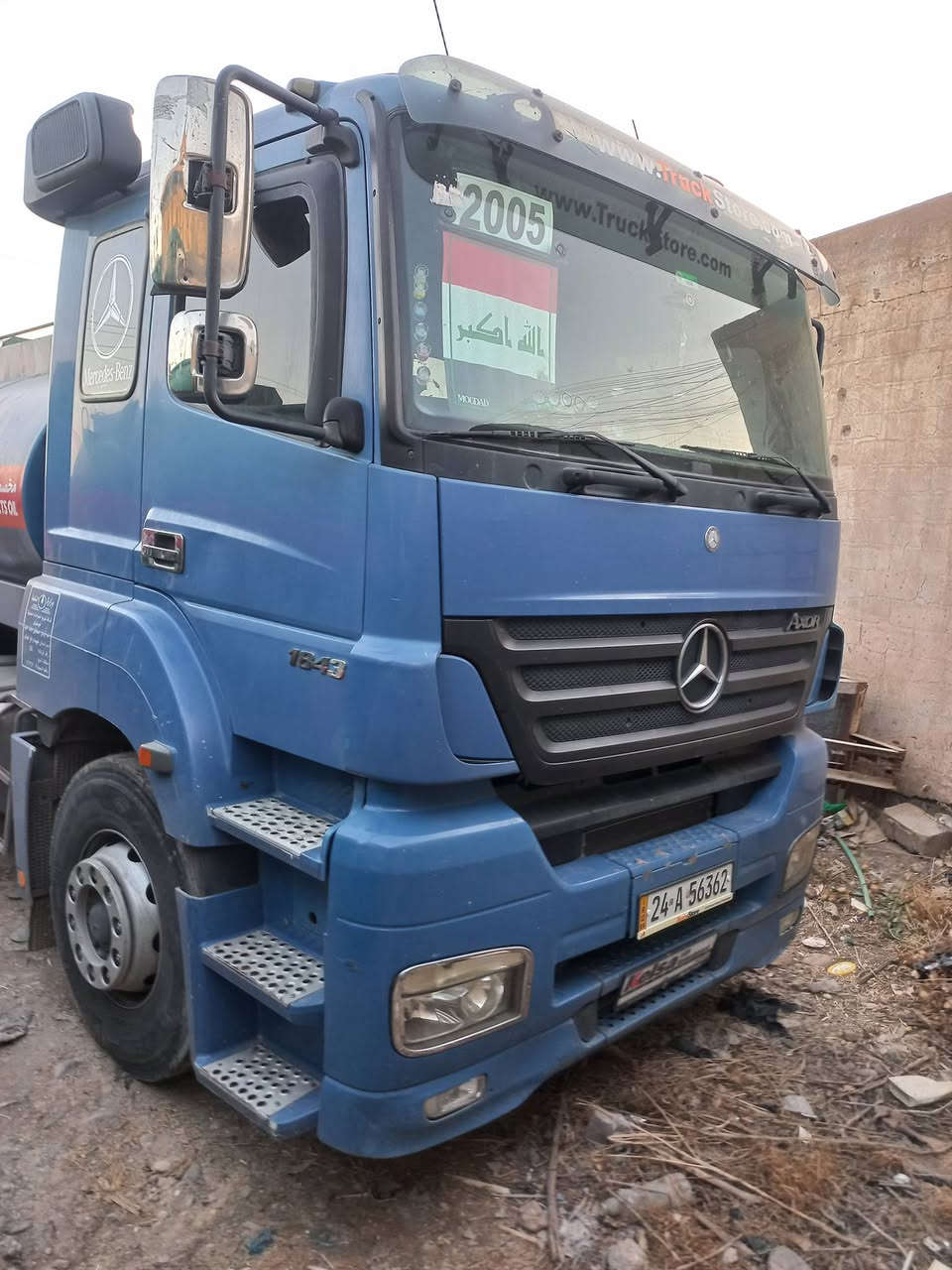 سياره اكسور ٢٠٠٥ الحجم ٤٣ للبيع رقم سنويه جديد الحموله ١٠ الف لتر طوناج جب بي اس  رقم دهوك السياره 
رقم الهاتف ***********
