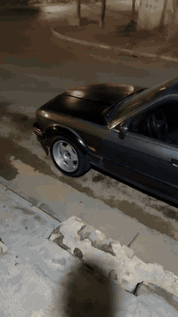 السلام عليكم 
زعره موديل 1989 320 السياره جاهزه ما نقصها شي سياره رقم جديد سنويه ل 2027 راعيها يريد مداور وانه وكيل عنه تريد من راعيها تريد مني راعيها بغداد سياره محركها وكيرها بشرط 6 سلندر 25 مفتوح هزه جديده 2025 بيها كدوز بوابه على ريموت صوتها حلو سياره خير من الله سعر 42 وبيها مجال مكاني الناصريه مركز اي استفسار موجود خاص ماسنجر واتساب
***********
