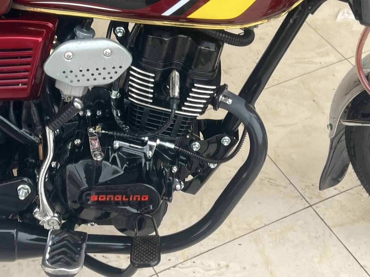 سلام وعليكم ايراني موديل 26 ضاغطه 5 كير بعدها زيرو ممشايه استخدام شخصي مكينه خرسه تجي وتشوف بعينك مامشتغله دلفري رايده بمليون وبيها مجال جيب فيتر وتعال    مكاني بغداد الاعظميه سبع ابكار نضام بصمه و صويج 
***********
