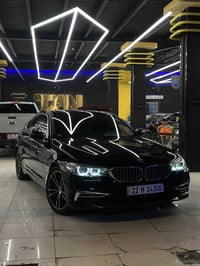 Bmw 530i وكالة العروش موديل 2020 ( luxury line ) رقم مميز  بدون ضربة ب...
