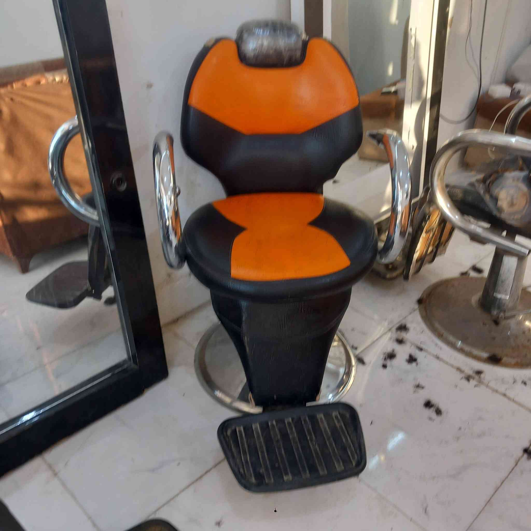 غراض صالونه للبيع كراسي ٢
عربانه ١
امرايه ٢
رفوف ٢ اي استفسار مراسله خاااص


**إذا كنت صاحب هذا الإعلان وتريد حذفه لأي سبب، رجاءا أرسل رسالة إلى الدعم الفني**