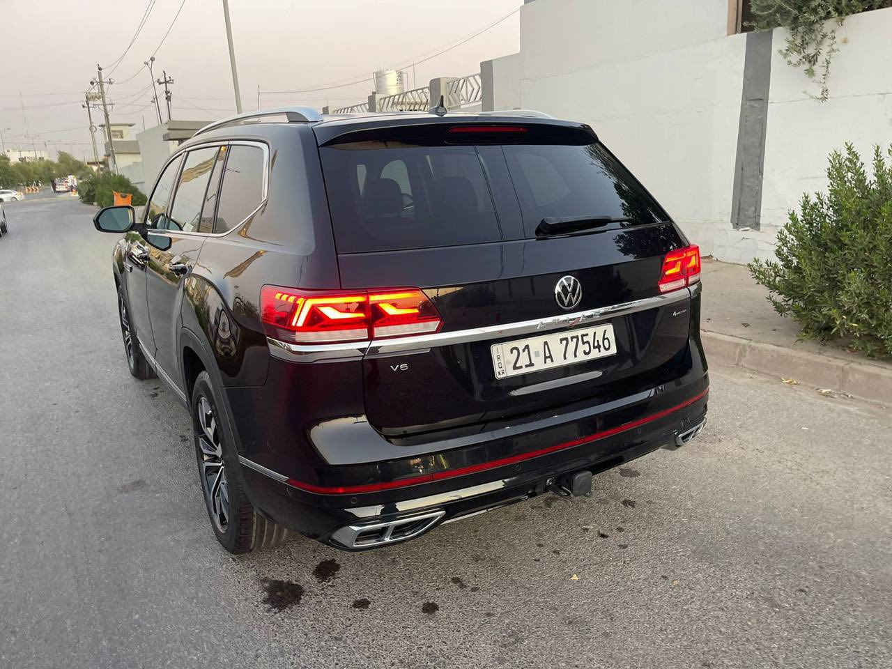 فولكس واکن أطلس 2023 ✅
SEL Premium R-line

سعرها ادخل ع رابط https://t.me/carssofiraq/15195

🔹 وارد أمريكي
🔹 أعلى فئة SEL Premium R-Line
🔹 محرك V6 سعة 3.6 لتر
🔹 دفع رباعي AWD
🔹 قير أوتوماتيك
🔹 7 ركاب

✨ المواصفات:
 • باكيت R-Line كامل
 • فتحة سقف بانوراما
 • شاشات ديجيتال
 • نظام ملاحة
 • صوت Fender الأصلي
 • مقاعد جلد كهرباء (تدفئة + تبريد)
 • رادار، المحافظة على المسار
 • Blind Spot
 • كاميرات 360
 • تشغيل بصمة
 • باب خلفي كهربائي
 • جنوط R-Line

🎨 الصبغ: 1 قطعة فقط
🆔 رقم الشاصي: 1V2FR2CA7PC512717
مكان أربيل 
واتساب ***********
.
.
🚗اعرض سيارتك ع اقوى قناة تلكرام للبيع و شراء سيارات ادخل ع رابط 
👇👇
https://t.me/carssofiraq
