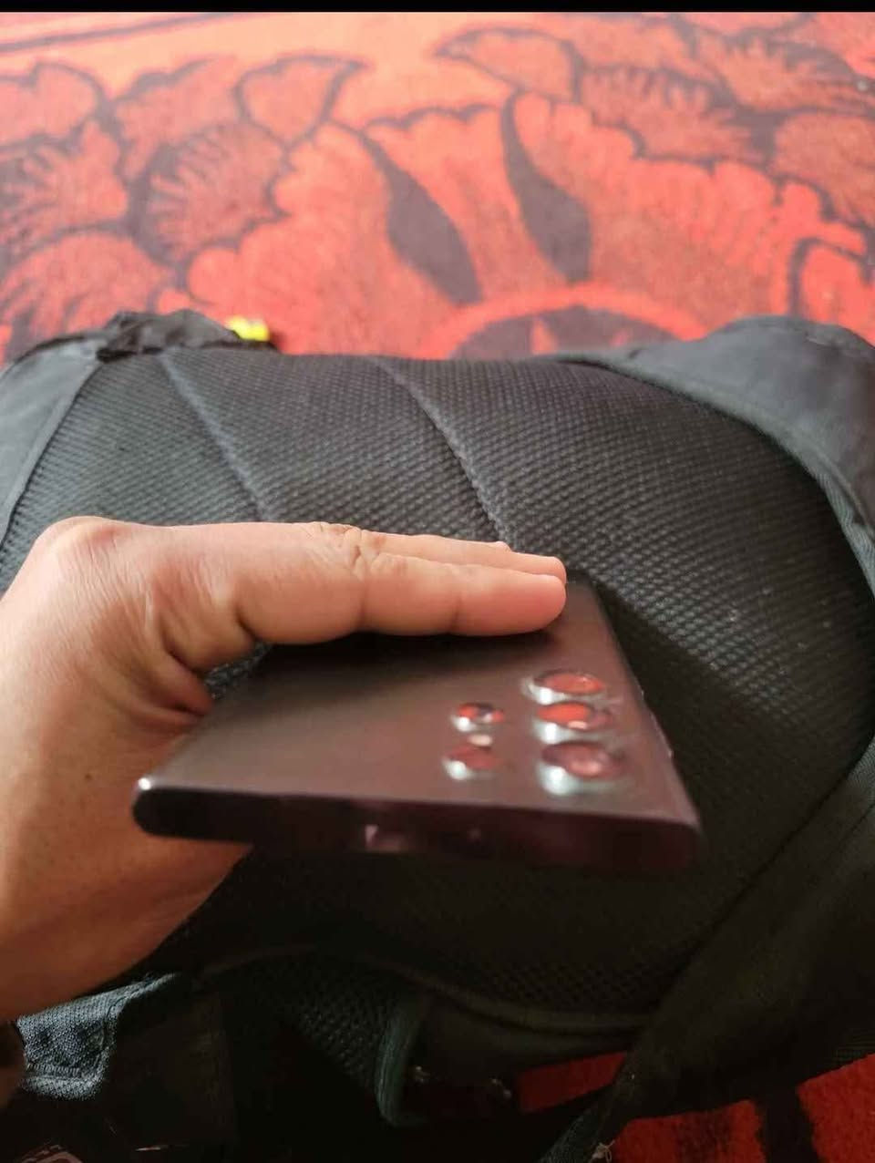 سامسونج اس ٢٢ الترا  الشرق الأوسط دبل سيمكارت مواصفاته المعروفه ١٢٠ افريم العاب كامرة ١٠٠x بس قلمه ضاع جبتله هاذة ٢٥الف الاصلي مالته يشتغل طبيعي السعر ٥٥٠ الف اوبي مجال حك الجية ويا الشاحن والكارتونه موبايل *********** بي واتساب اني ناشر فقط بغداد, العراق
