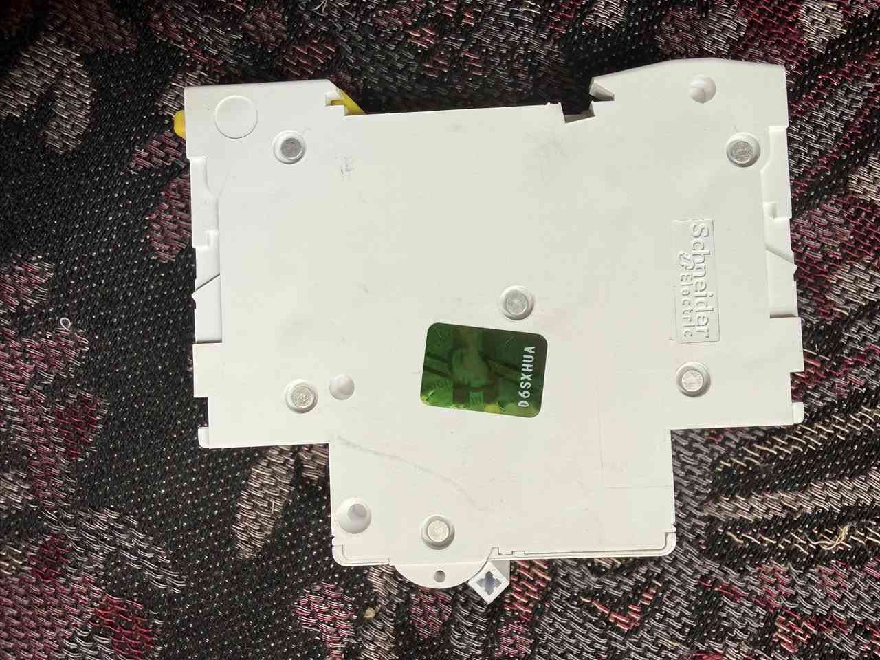 متاح مفتاح احادي شنيدر 4.5ك جميع الكميات والامبيرات
للتواصل 01121386943


**إذا كنت صاحب هذا الإعلان وتريد حذفه لأي سبب، رجاءا أرسل رسالة إلى الدعم الفني**