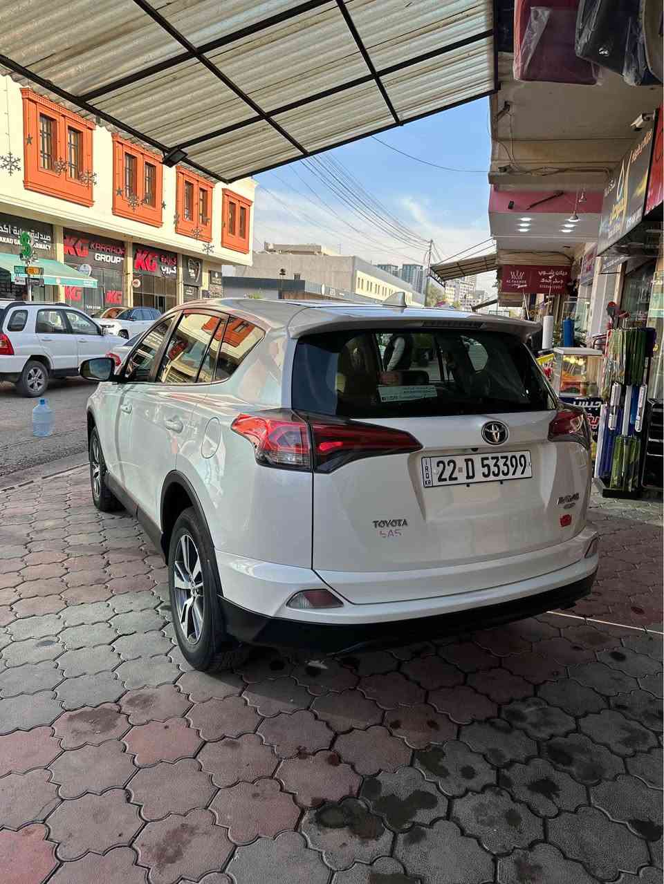 رافور 2018 
خليجي
Sas
فور ويل 
تحكم ستيرن
السياره بدون صبغ 
بيها مكان صغير بارد فقط
مكان السياره اربيل عينكاوه
***********
*********** أربيل, العراق
