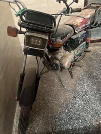 تايكر للبيع تايكر ٢٠ للبيع بيه فقط مكاتبه محركه كايم باقي كله شعال فقط...