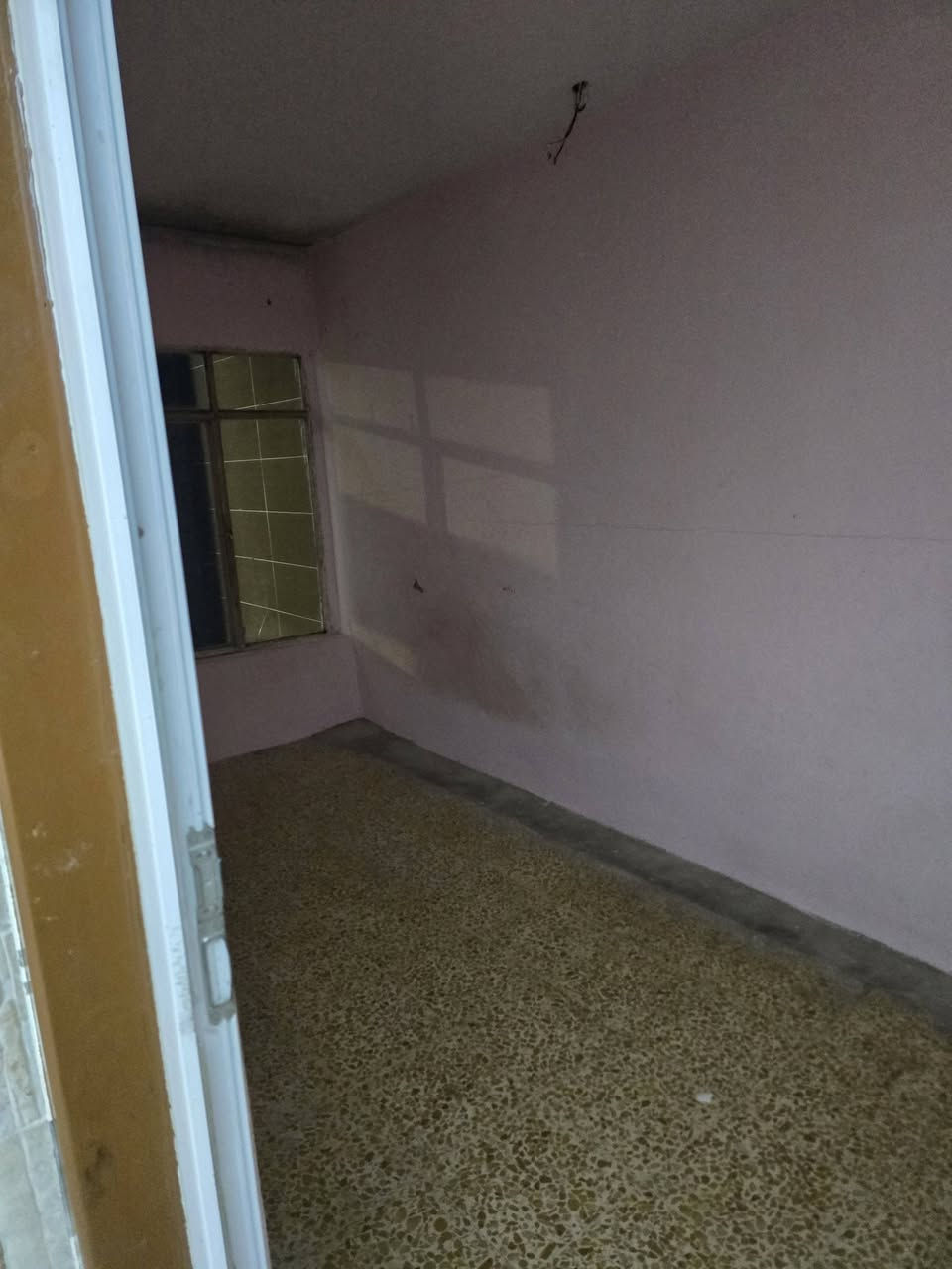 الايجار بيت طابق ارضي
حي الحدباء السايدين المضخه
المساحه 100 متر السعر 300
غرفتين صغار واستقبال ومشتملات   ومطبخ 
***********
***********
