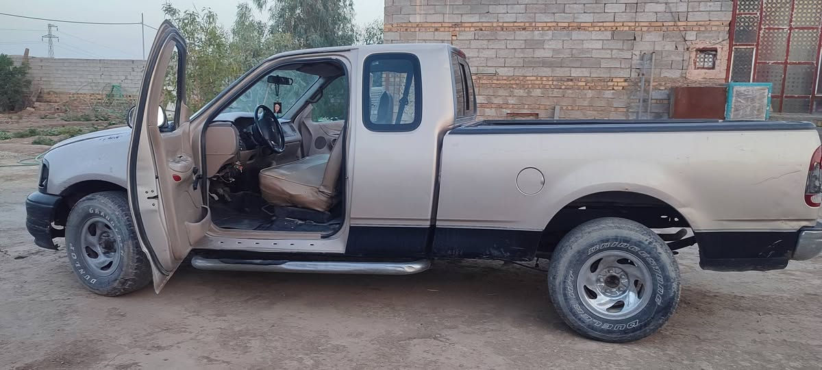 فورد اف 150 قادسية بأسمي
محور محرك فيفيتي 3000 
الموديل 1998
السعر 40 للأستفسار الاتصال ع الرقم
***********
كير ومكينة ع الفحص
