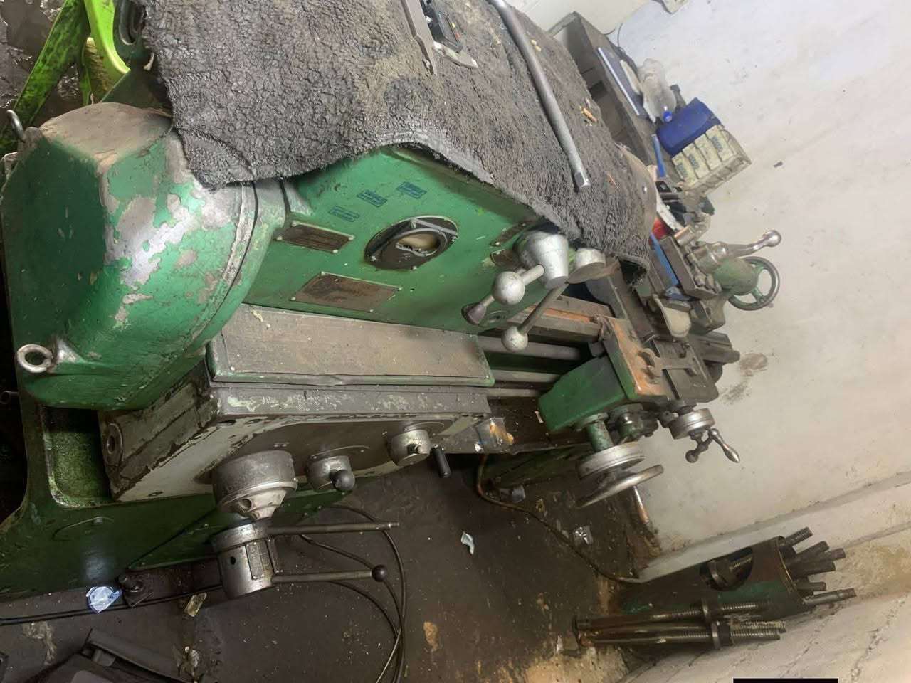 السلام عليكم تورنا للبيع روسيا ام قنبوره شغاله نظافه80. بل 100 بحاله جيده مكاني بغداد البياع 
تورنا متروكه صار سنه وشهرين من وفاه الوالد لن جان يشتغل  بيها وتوفه هذا رقم ***********لتواصل وتساب
