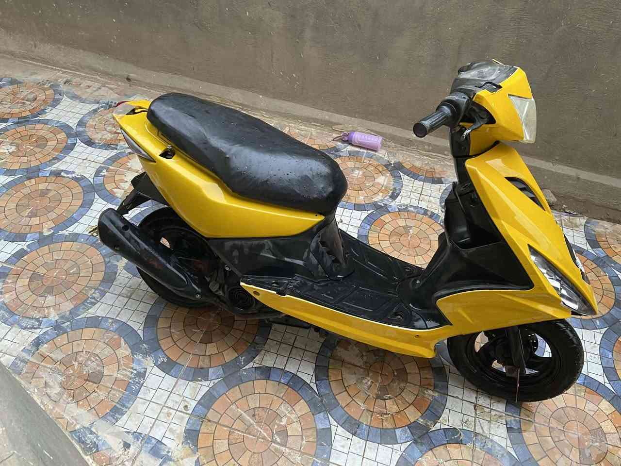 سلام عليكم للبيع او للمرٱوس 
دراجة مٱكس مضلع مكينة بلادية مامفتوحة كهربائيات بلادية سلف هندر دراجه جاهزة من كلشي ترايك وين ماجان نكرة سلف بي وقت كهربائيات جديدة هورن اكلوب اشاير كلٱ كامل وبلادي مكان محمودية سعر 500وبيهٱٱ مجٱل الطيبين مرٱوس ترهم؟رقم ***********بي واتساب او تصال وشگرٱٱ دراجة رمبة
