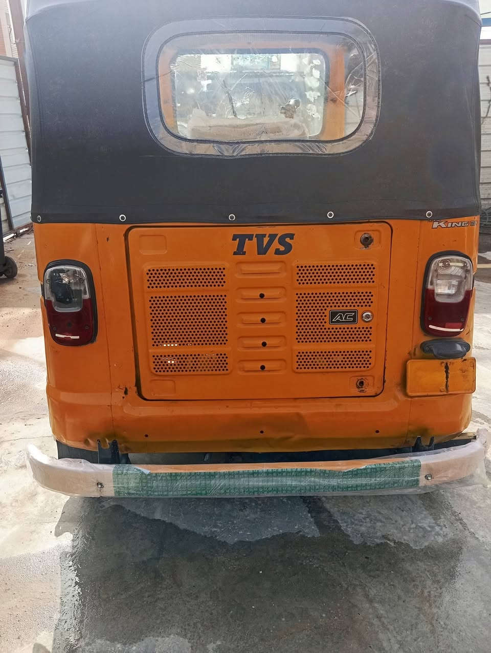 سلام عليكم تكتك للبيع موديل 20شهر10جاهزه كبل لشارع مكينه صار 5تيام من شديتهه يعني تبديله دهن وحده بدله ضفاير جدد لا خياس ولا ضربه التكتك اوراق جادر جديد  تراي 23مذب عليه ربع العنوان بغداد المحموديه  السعر 3750وبيهه مجال لشراي الرقم ***********
