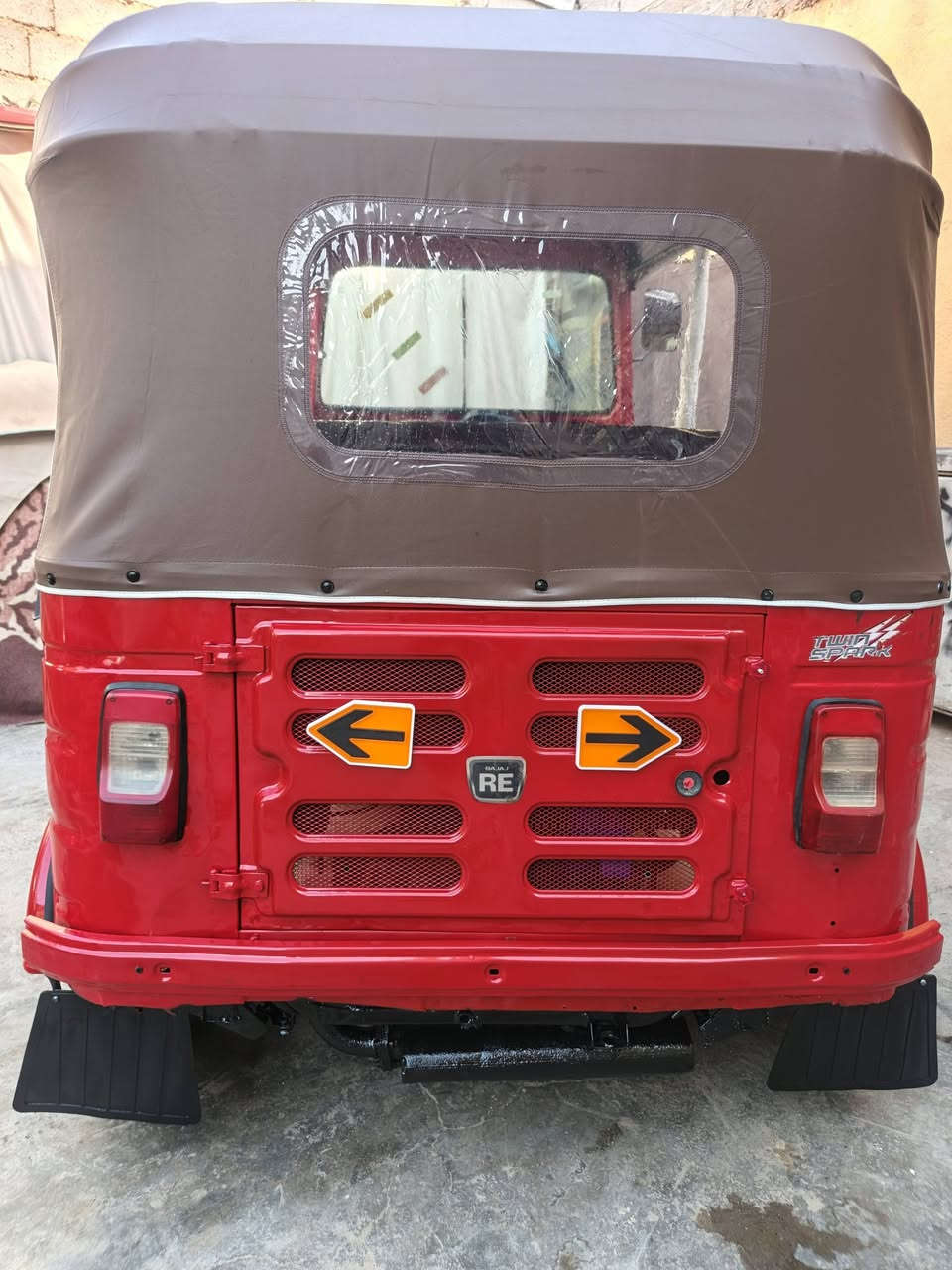 السلام عليكم تكتك للبيع موديل 2018 بيه مكينه مال 20  مصبوغه لجماليه فقط المكان كربلاء ام داخلي اوراق مو رقم  سعره 3 و.  600 وبيه مجال رجان لا طب خاص ما جاوب ***********
