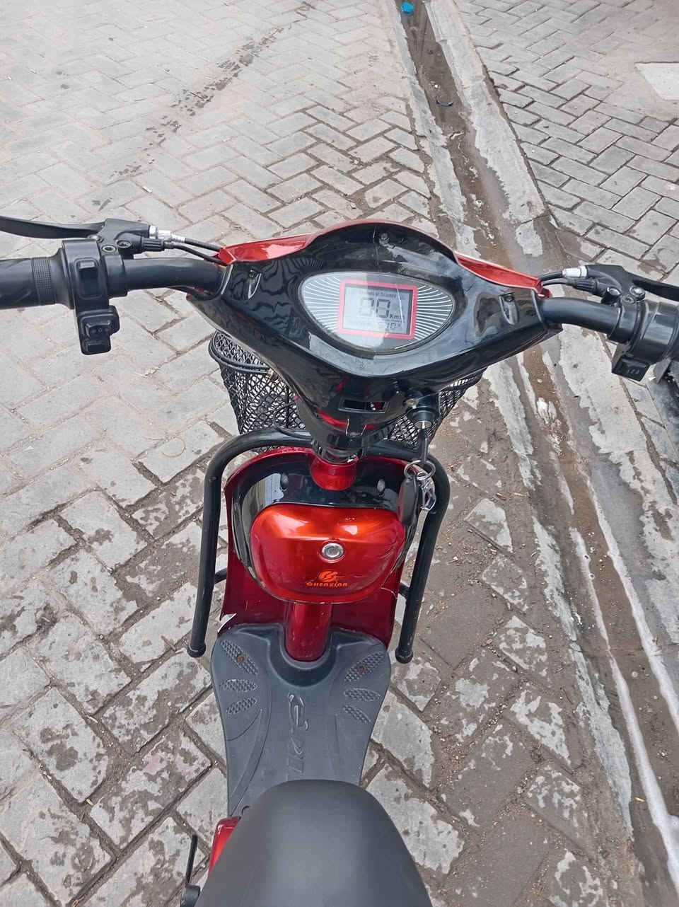 دراجه شحن للبيع نضيفه عنوان مدينت الصدر *********** ممتواجد فيس
