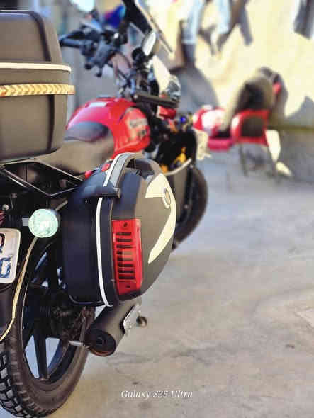 سلام عليكم. 
بوكسر.         21. 
مكينه.           مجفته شركه. 
منضومه.         زنون.   ب. 125. الف. 
جنط.             ب225. الف.    
منضومه.       مال دبل شاره لد كامله. 
بانزين.          محسن بس. 
دهن.             كل 10 ايام ابدل.  
نضافه.           شوف عينك.  
رقم.             بسمي.     
سنويه.     لحد.  2030. 
ولباقي.      شوف عينك. 
مكان.        بغداد. المعامل. 
السعر.      2700. وبيهى مجال. 
رقمي.       ***********.
