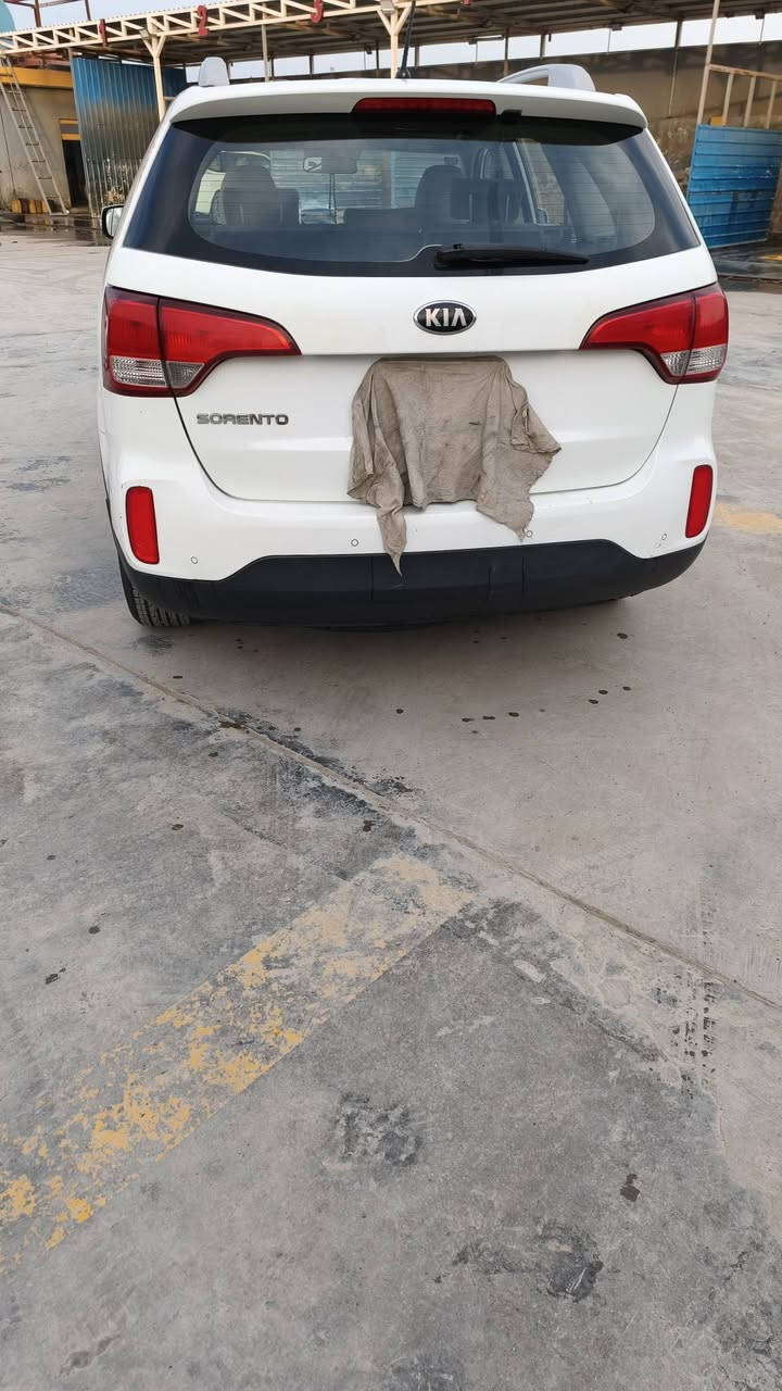 سورنتو خليجي موديل ٢٠١٤  
مكفوله من الصبغ والتبديل 
رقم واسط ماشيه ١٨٤ الف 
٤ سلندر محرك ٢٤٠٠ 
كير محرك تبريد حداديه خير من الله 
السعر 170$ وببه مجال 
للاستفسار الاتصال عل الرقم ***********
